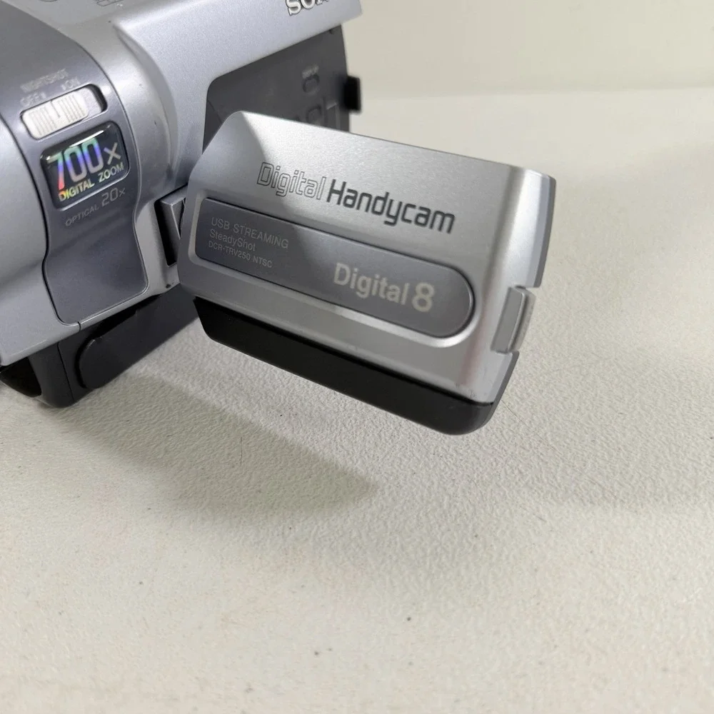 Sony Digital Handycam DCR-TRV250 Nightshot FOR PARTS/REPAIR Read Description